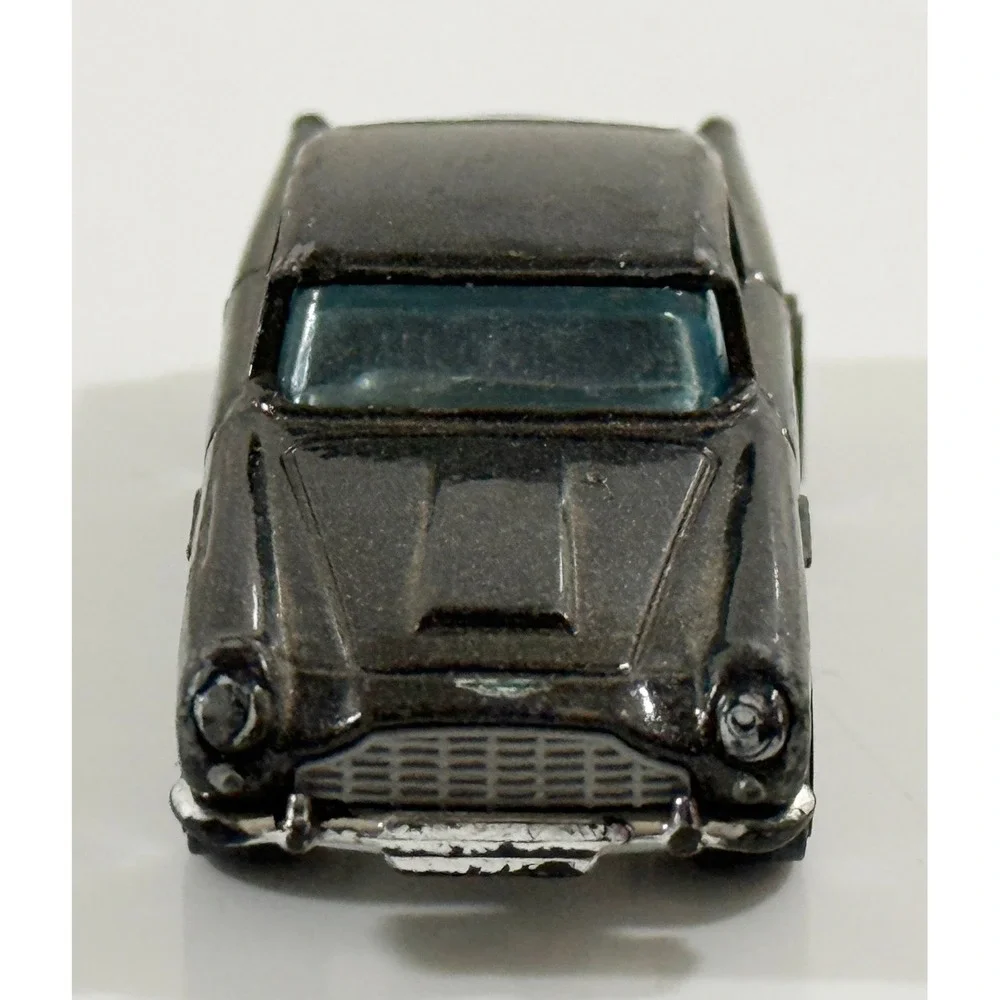Hot Wheels 1963 Aston Martin DB5 Kids 1:64 Black Metallic Die-Cast Toy Car J04